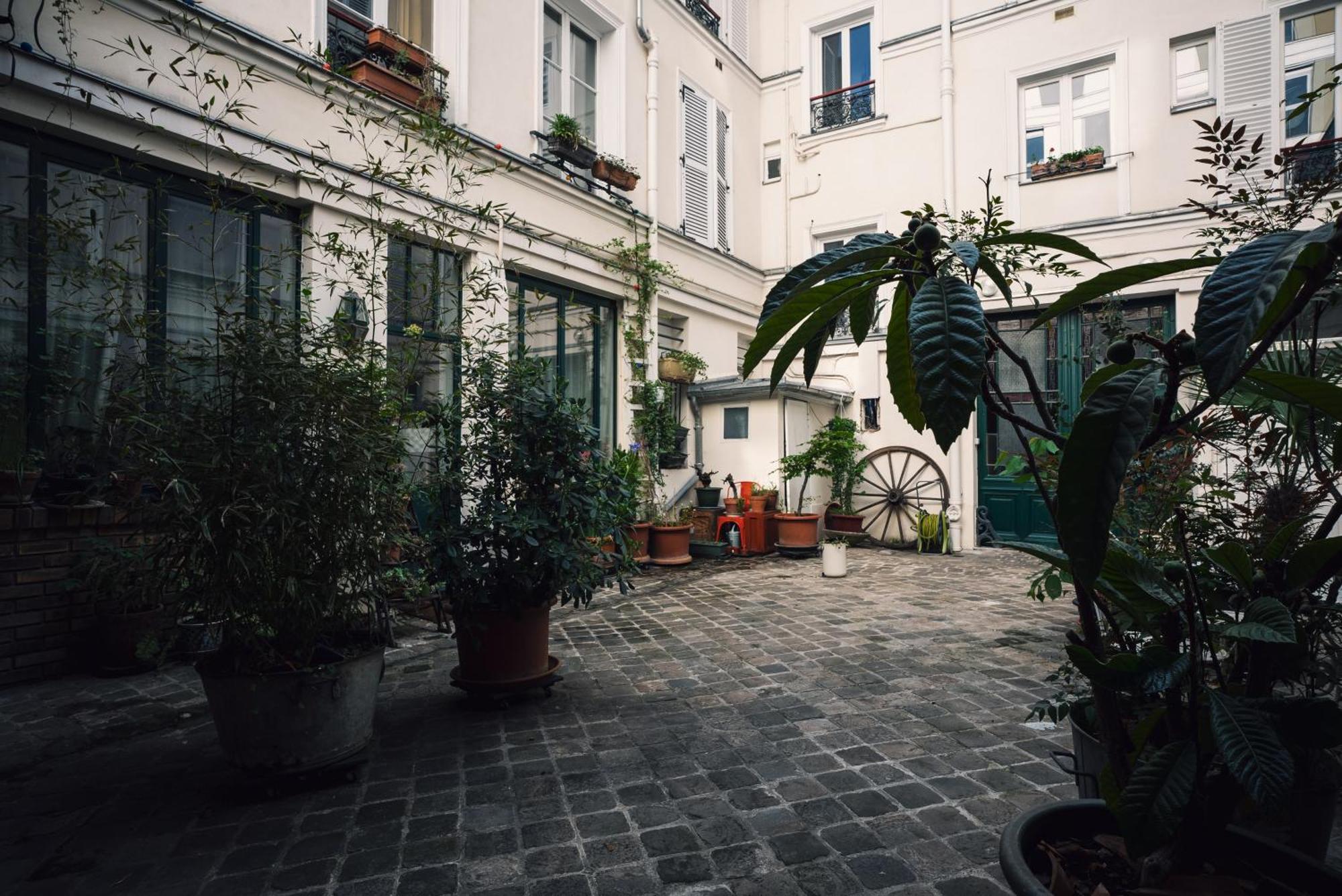 Duplex Sur Cour Arboree Parijs Buitenkant foto